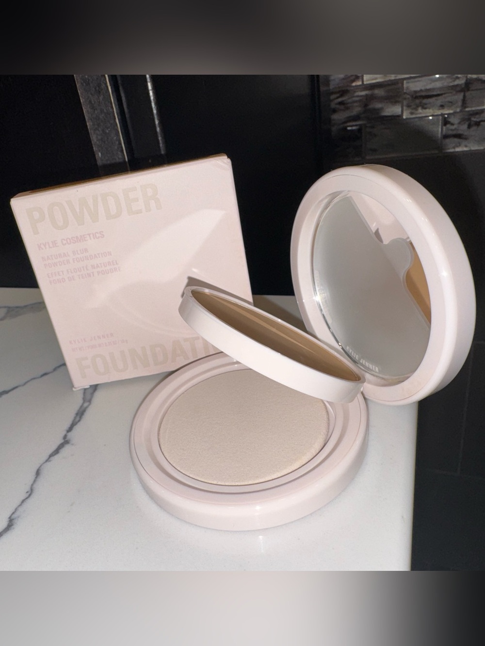 Kylie Cosmetics Natural Blur Powder Foundation 6W – NIB
